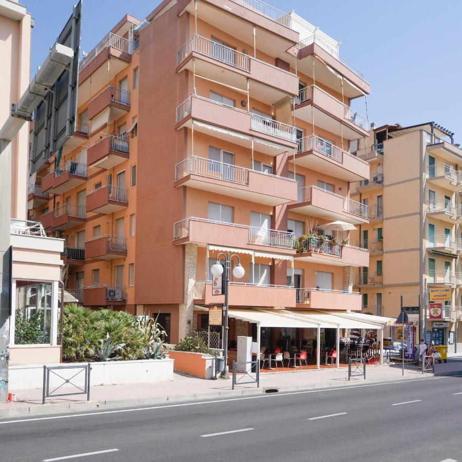 Babyaccommodation Family Panoramic I Pietra Ligure Exterior foto